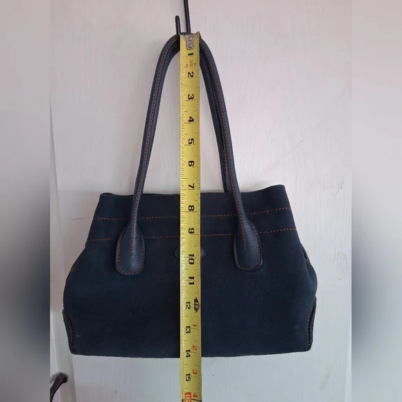 Tod's Navy Suede Shoulder Bag with Contrast Stitching - Picture 4 of 9
